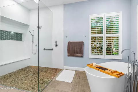 Bath - 770 John Anderson Dr, Ormond Beach, FL 32176 photo 3 of 7