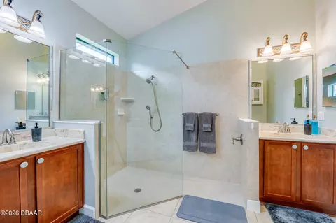 Bath - 642 Elk River Dr, Ormond Beach, FL 32174 photo 1 of 4