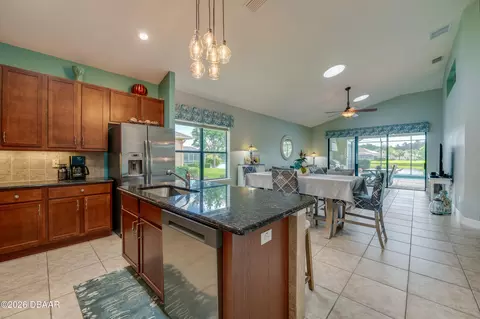 Kitchen - 642 Elk River Dr, Ormond Beach, FL 32174 photo 4 of 5