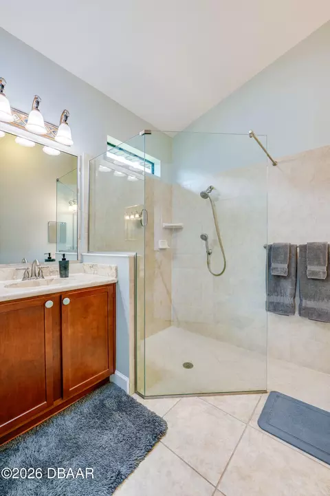 Bath - 642 Elk River Dr, Ormond Beach, FL 32174 photo 2 of 4
