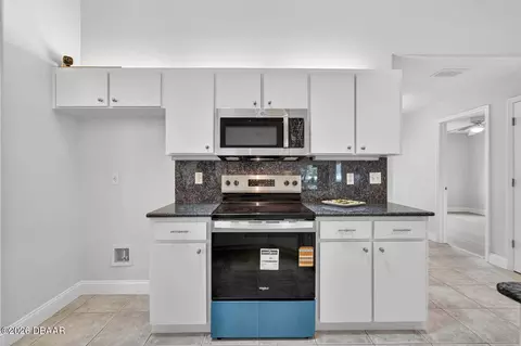 Kitchen - 129 Grey Dapple Way, Ormond Beach, FL 32174 photo 5 of 7