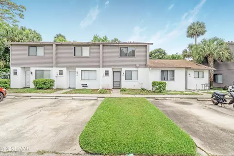 184 W Sandalwood Ct, Daytona Beach, FL 32119