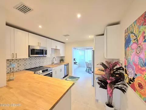 Kitchen - 39 Carol Rd, Ormond Beach, FL 32176 photo 4 of 4