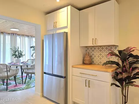 Kitchen - 39 Carol Rd, Ormond Beach, FL 32176 photo 3 of 4