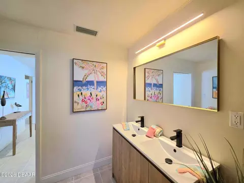 Bath - 39 Carol Rd, Ormond Beach, FL 32176 photo 2 of 6