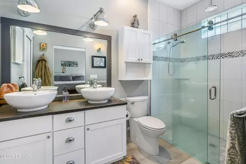 Bath - 432 Palm Ave, Ormond Beach, FL 32174 photo 1 of 2