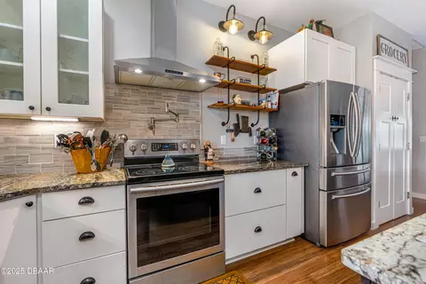 Kitchen - 432 Palm Ave, Ormond Beach, FL 32174 photo 7 of 7