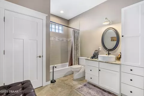 Bath - 432 Palm Ave, Ormond Beach, FL 32174 photo 2 of 2