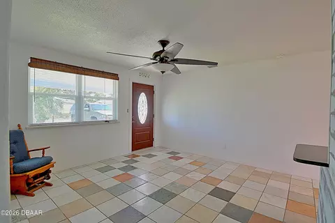 Living - 59 Hibiscus Dr, Ormond Beach, FL 32176 photo 2 of 4