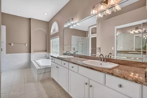 Bath - 3753 Mayo Cir, Ormond Beach, FL 32174 photo 2 of 6