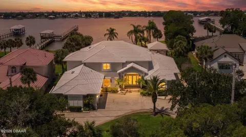 626 Riverside Dr, Ormond Beach, FL 32176