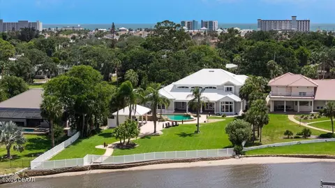 626 Riverside Dr, Ormond Beach, FL 32176