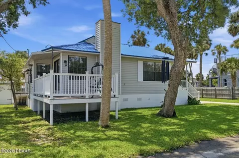 105 Mcdonald St, South Daytona, FL 32119