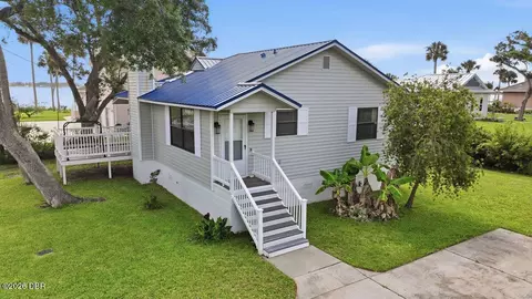 105 Mcdonald St, South Daytona, FL 32119