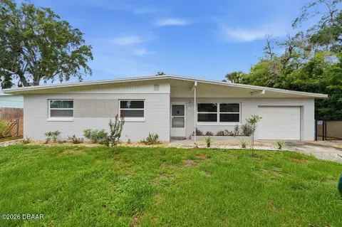 2170 Robinhood Trl, South Daytona, FL 32119