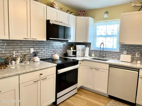 596 Robin Rd, Ormond Beach, FL 32176 photo 5