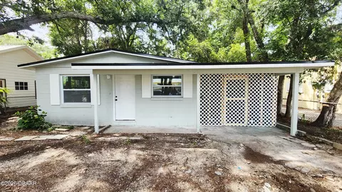 128 Kingston Ave, Daytona Beach, FL 32114
