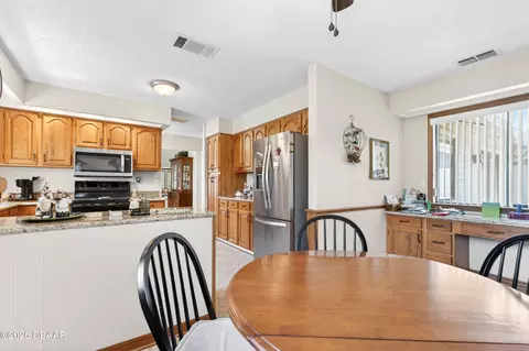 Kitchen - 145 Deer Lake Cir, Ormond Beach, FL 32174 photo 4 of 4