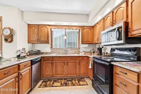 Kitchen - 145 Deer Lake Cir, Ormond Beach, FL 32174 photo 2 of 4