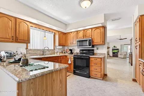 Kitchen - 145 Deer Lake Cir, Ormond Beach, FL 32174 photo 3 of 4