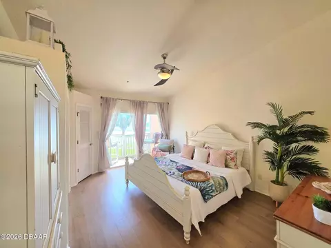 Bedroom - 3000 Ocean Shore Blvd, Ormond Beach, FL 32176 photo 2 of 4