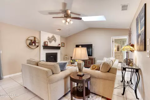 Living - 9 Brooke Station Dr, Ormond Beach, FL 32174 photo 1 of 5