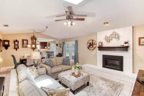 Living - 9 Brooke Station Dr, Ormond Beach, FL 32174 photo 4 of 5