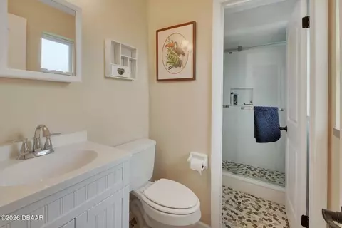Bath - 1610 Juno Trl, Astor, FL 32102 photo 1 of 3