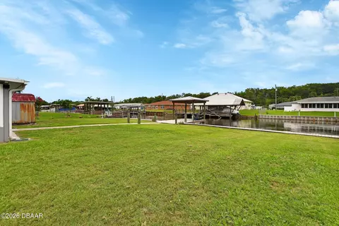 Exterior - 1610 Juno Trl, Astor, FL 32102 photo 2 of 4