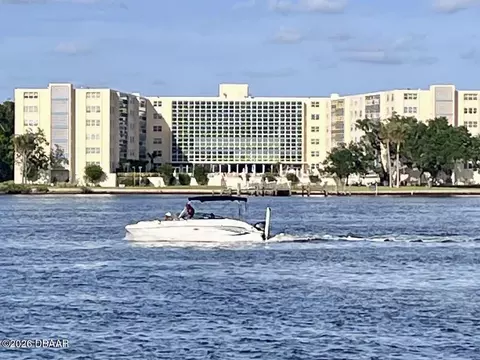 1224 S Peninsula Dr, Daytona Beach, FL 32118