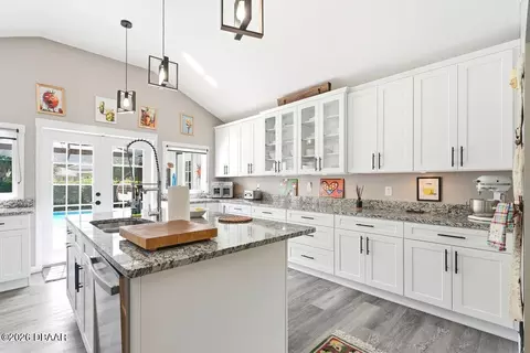 Kitchen - 50 Treetop Cir, Ormond Beach, FL 32174 photo 3 of 6