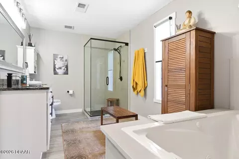 Bath - 50 Treetop Cir, Ormond Beach, FL 32174 photo 4 of 11
