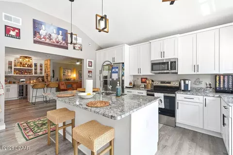 Kitchen - 50 Treetop Cir, Ormond Beach, FL 32174 photo 4 of 6