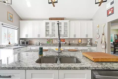 Kitchen - 50 Treetop Cir, Ormond Beach, FL 32174 photo 6 of 6