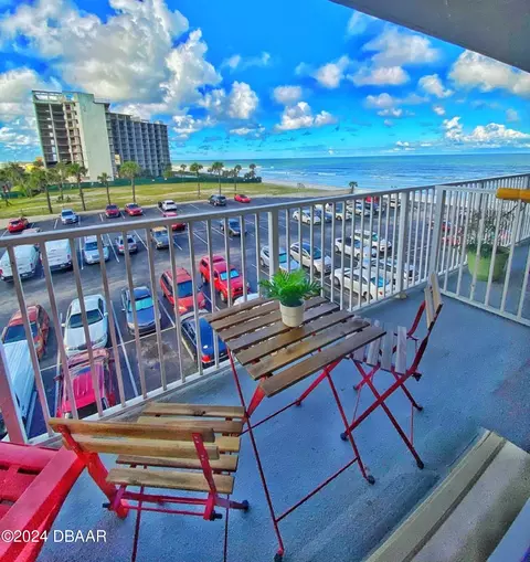 2043 S Atlantic Ave, Daytona Beach, FL 32118