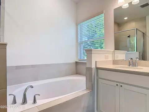 Bath - 2183 Raglan Cir, Ormond Beach, FL 32174 photo 3 of 9