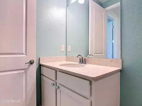 Bath - 2183 Raglan Cir, Ormond Beach, FL 32174 photo 6 of 9
