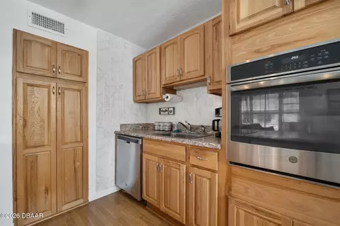 Kitchen - 9 Neptune Park Dr, Ormond Beach, FL 32176 photo 3 of 5