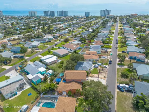 View/Area - 55 Plaza Dr, Ormond Beach, FL 32176 photo 4 of 5
