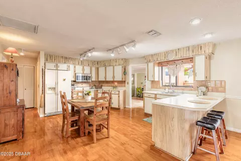 Kitchen - 55 Plaza Dr, Ormond Beach, FL 32176 photo 2 of 3