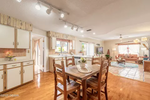 Dining - 55 Plaza Dr, Ormond Beach, FL 32176 photo 3 of 4