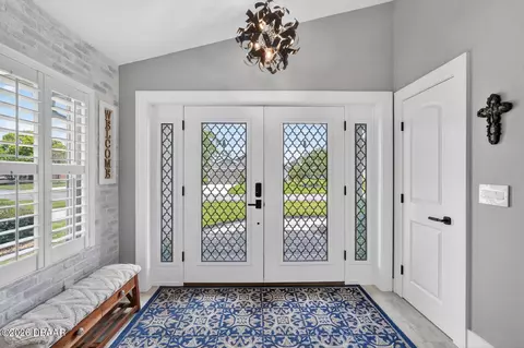Entry Way - 907 Brookridge Ln, Ormond Beach, FL 32174 photo 2 of 4