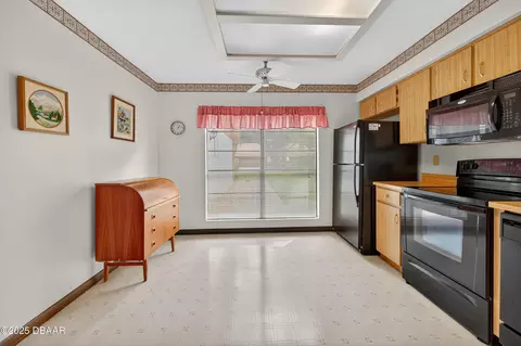 Kitchen - 6 Indian Trl, Ormond Beach, FL 32174 photo 2 of 2