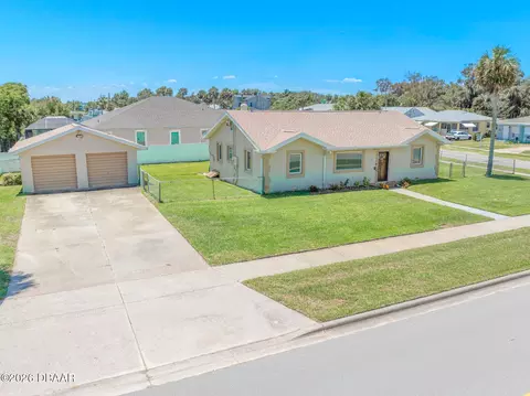 402 Seaview Ave, Daytona Beach, FL 32118