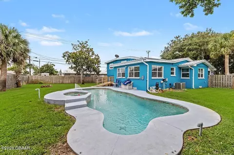 Exterior - 923 Peninsula Dr, Ormond Beach, FL 32176 photo 9 of 13
