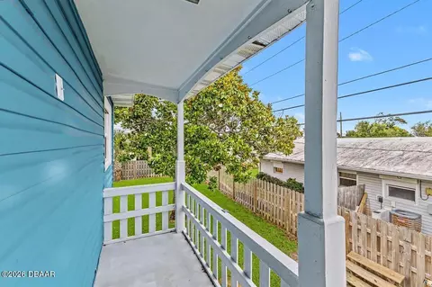 Exterior - 923 Peninsula Dr, Ormond Beach, FL 32176 photo 5 of 13