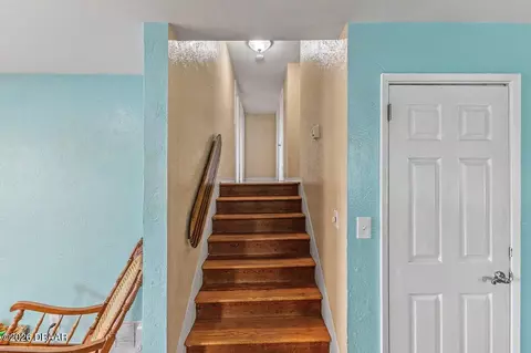Entry Way - 923 Peninsula Dr, Ormond Beach, FL 32176 photo 2 of 2