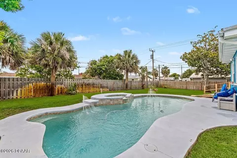 Exterior - 923 Peninsula Dr, Ormond Beach, FL 32176 photo 11 of 13