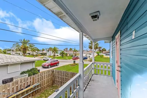 Exterior - 923 Peninsula Dr, Ormond Beach, FL 32176 photo 4 of 13