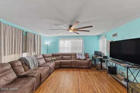 Living - 923 Peninsula Dr, Ormond Beach, FL 32176 photo 1 of 1